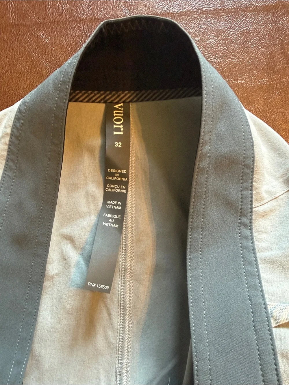 Vuori Light Gray Cruise Board Shorts 7” with Dark Gray Waistband-NEVER WORN